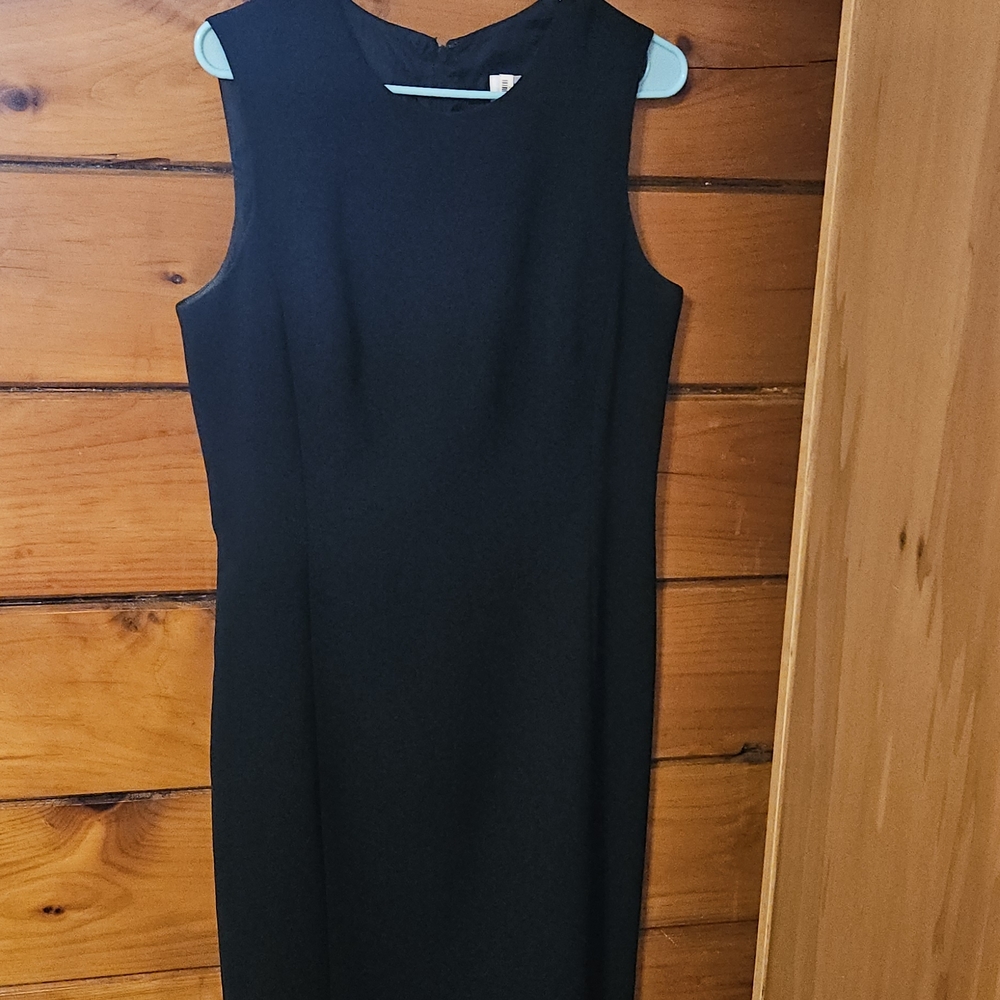 Elegant Black Sleeveless Dress
